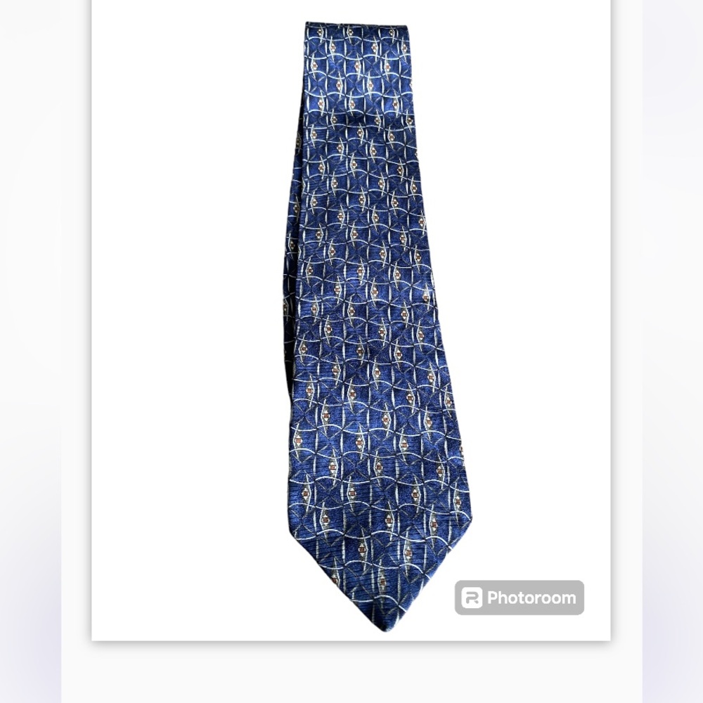Cape Cod 100% silk necktie.